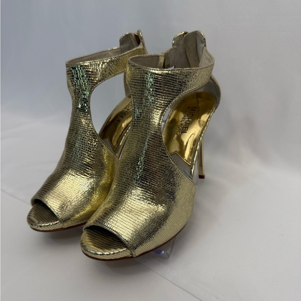 📣 Michael Kors Gold Heels – Size 7M